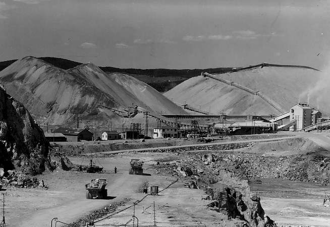 Mine d'amiante à ciel ouvert, à Thetford Mines