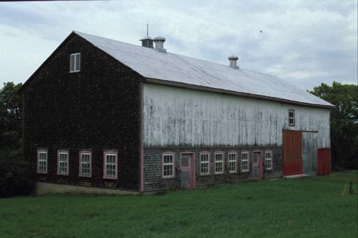 L'une des dernières granges encore visible dans un milieu urbain sur la Rive-Sud de Québec