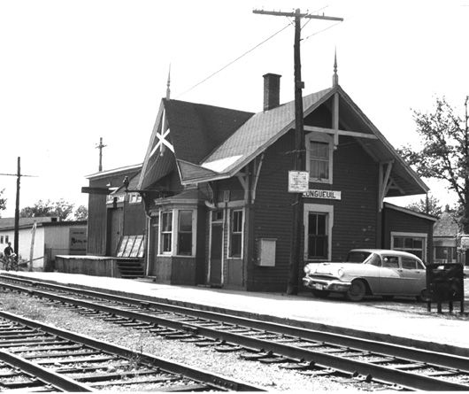 Cette gare, construite en 1885, servait d'arrêt entre les villes de Montréal et Sorel alors que les trains traversaient entièrement la ville de Longueuil, et ce, jusqu'à la fin des années 1960