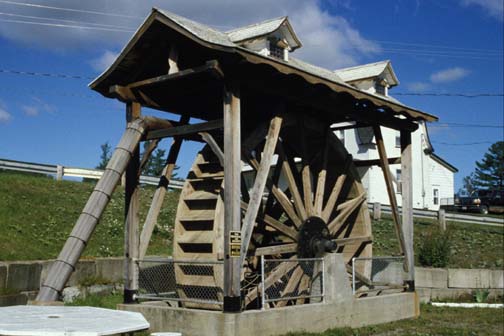 Situé au Moulin Blanc, ancien moulin à carder datant de 1872