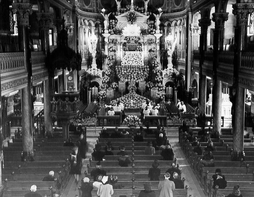 Le reposoir du Jeudi saint chez les pères du Très-St-Sacrement de Montréal en 1947
