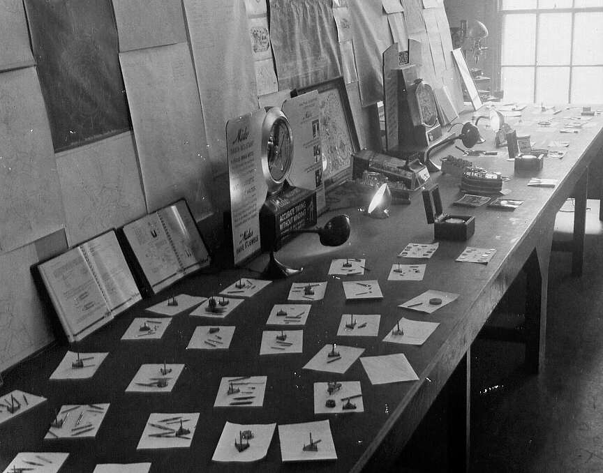 Exposition des travaux des élèves à l'École centrale des Arts et Métiers de Montréal en 1947
