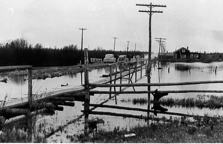 Pont sur la rivière Peuplier à Senneterre en Abitibi-Est en 1947