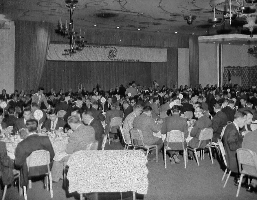 Banquet lors de la conférence annuelle de l'Association de prévention des accidents du travail à l'hôtel Reine Elizabeth de Montréal en 1963