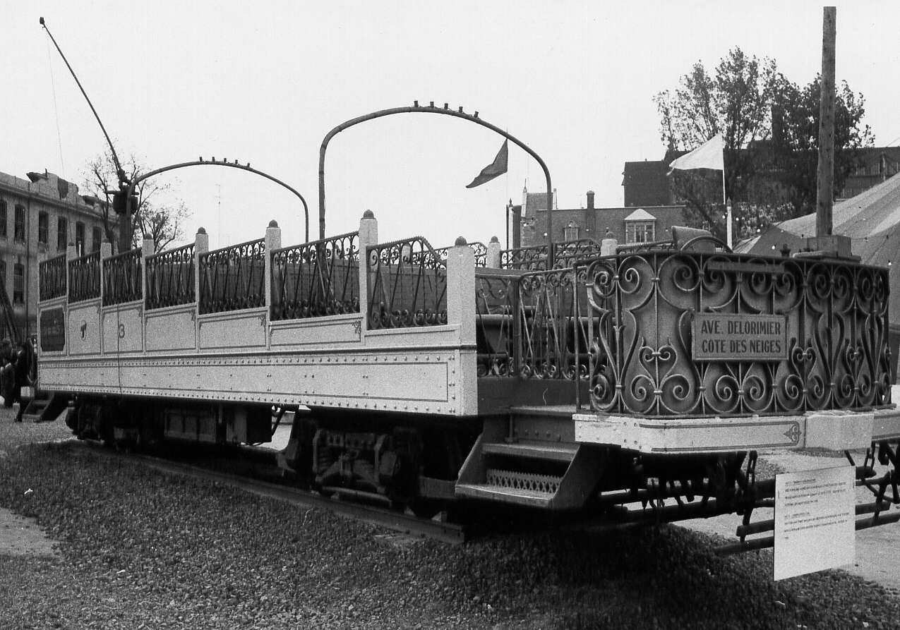 Exposition des wagons de tramway à Montréal en 1966