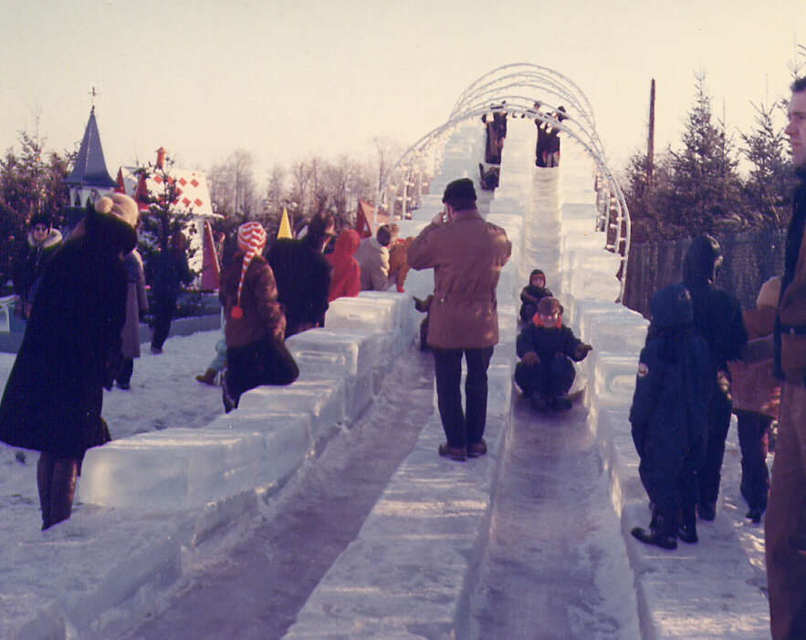La glissoire du parc Angrignon à Montréal en 1972