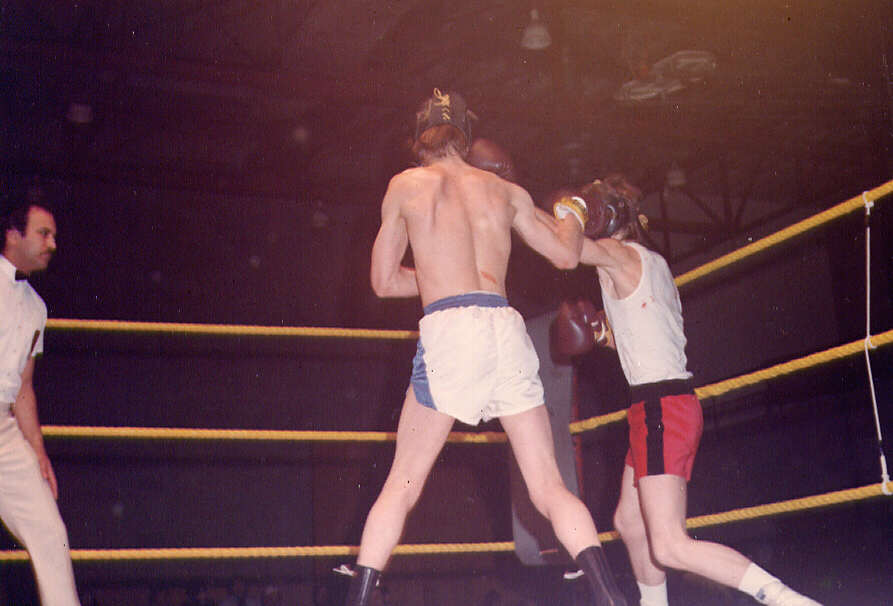 Combat de boxe aux Jeux d'hiver du Québec à Montréal en 1972