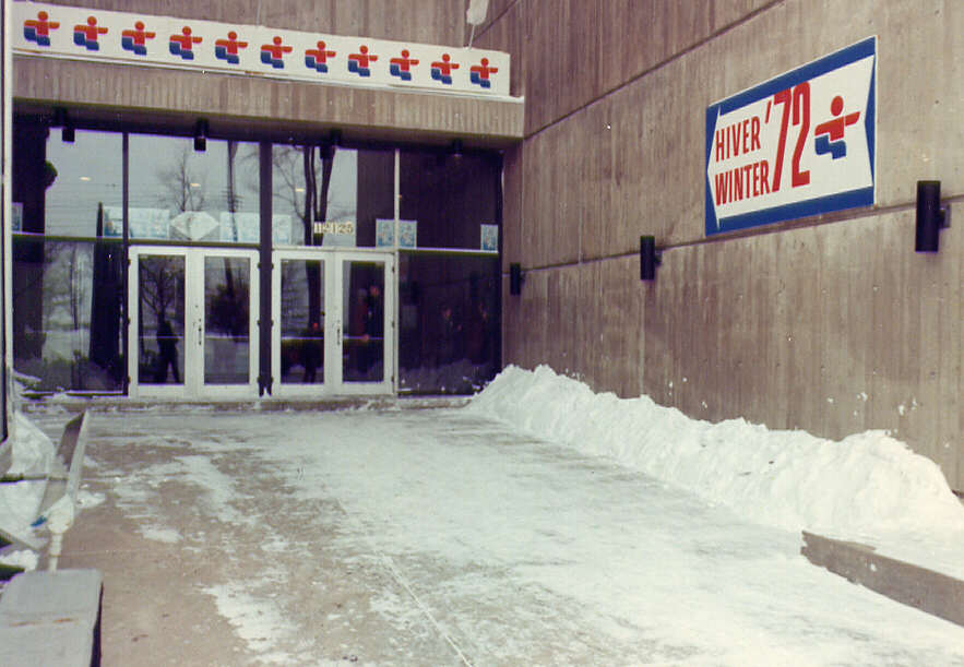 Entrée du gymnase aux Jeux d'hiver du Québec à Montréal en 1972