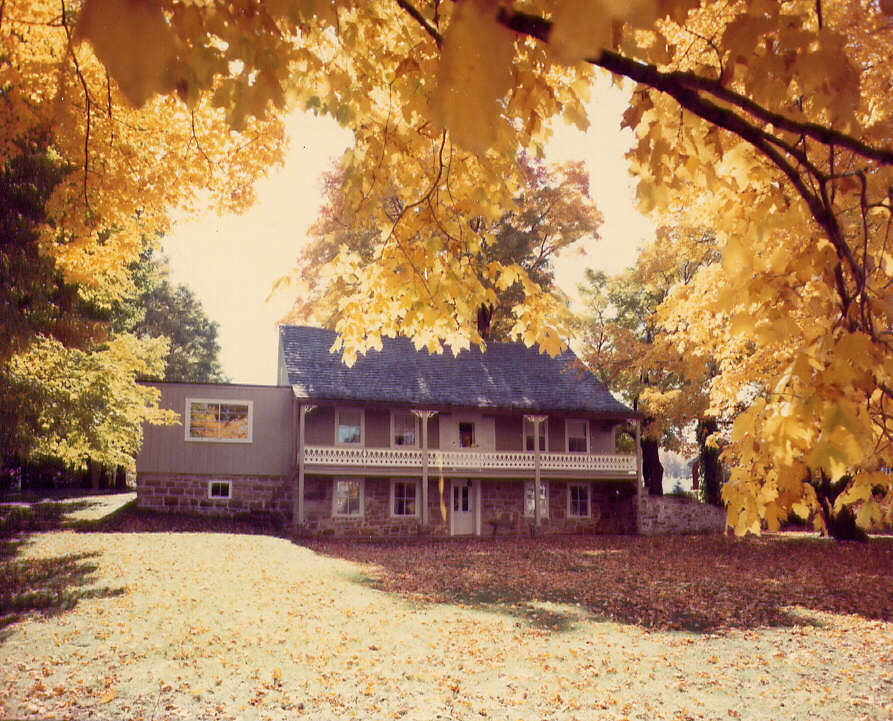 La maison de M. James et D. McQuat à Lachute, 1973