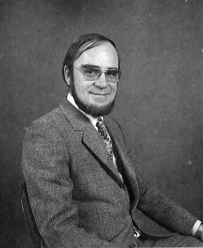 Homme photographié en studio, 1973
