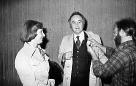 Semaine du cinéma québécois avec Charles Dubé, le sous-ministre Frigon et le ministre des Affaires culturelles, Louis O'Neil au cinéma Fleur De Lys, Montréal, 1977