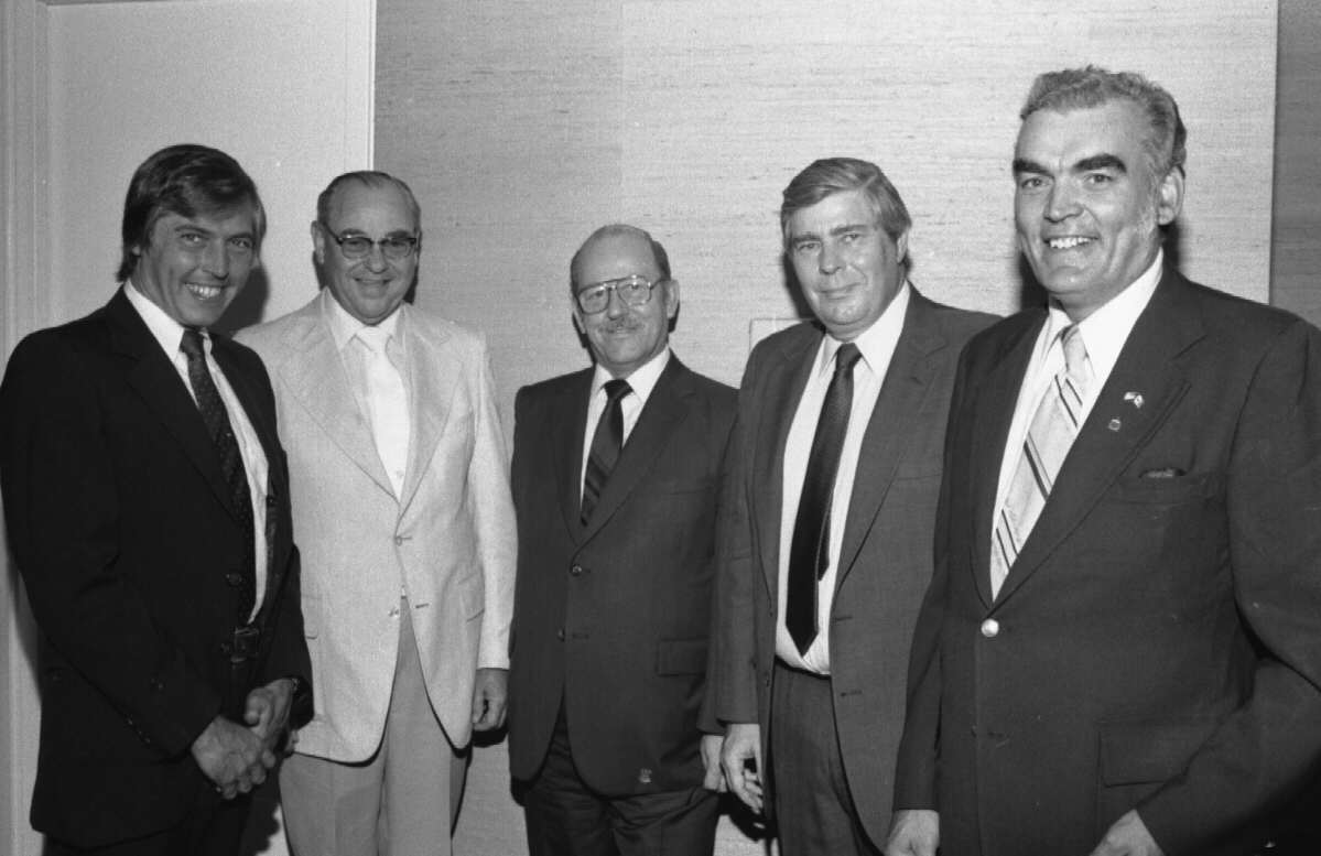 Rencontre du ministre des Affaires intergouvernementales, Claude Morin, avec des hommes d'affaires américains à l'hôtel Méridien de Montréal