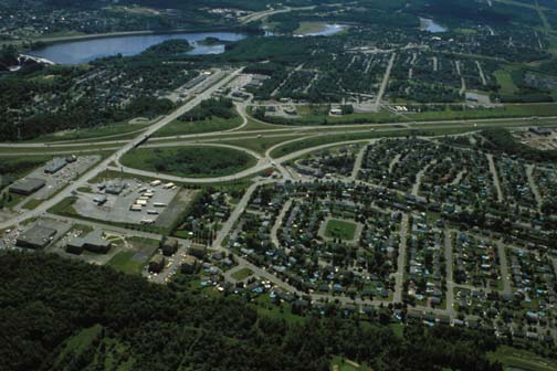 Vue aérienne de la ville de St-Nicolas dans la région de Chaudière-Appalaches, 2001