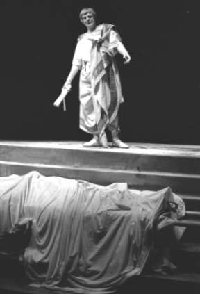 Le comédien Gilles Pelletier dans la pièce «Jules César» de Shakespeare, présentée au TNM