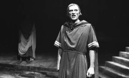 Le comédien Jean-Louis Roux dans la pièce «Jules César» de Shakespeare, présentée au TNM