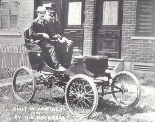 1899-Henri-Emile Bourassa avec aa voiture qu'il a construite 