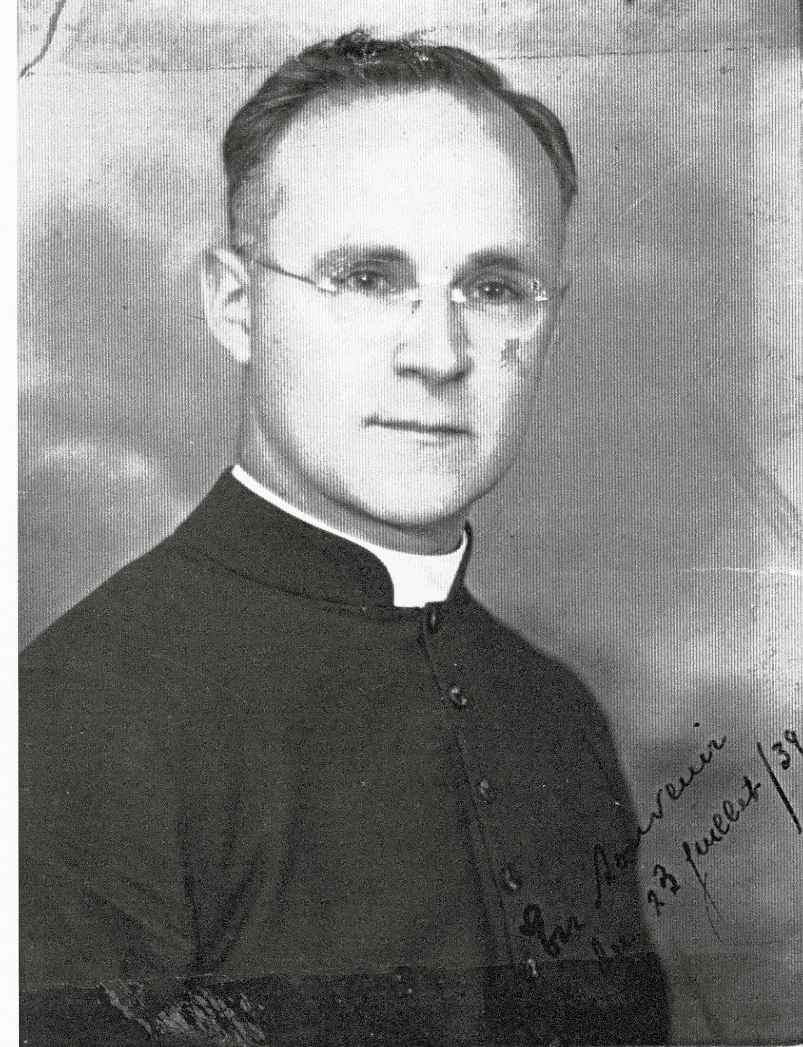 Père J. Leblanc de la congrégation des Eudis, est l'un des 105 prêtres à avoir participer aux mariages jocistes du 23 juillet.
