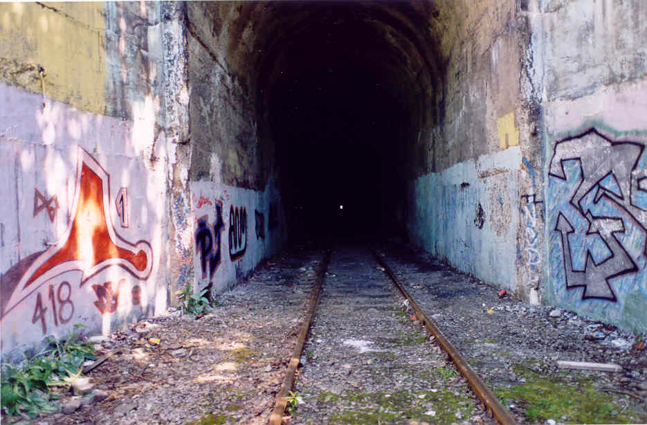 Le tunnel Saint-Malo - Québec Qc - longueur : 2.2 KM