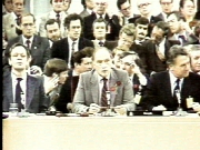 Du 2 au 5 novembre 1981, les représentants de chaque province participent à une conférence dite de la «dernière chance», concernant le rapatriement de la Constitution