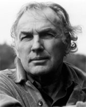 Pierre Perrault, cinéaste, essayiste et poète, deux fois lauréat du prix du Gouverneur général du Canada : en 1964 pour «Au coeur de la rose» et en 1975 pour «Chouennes»