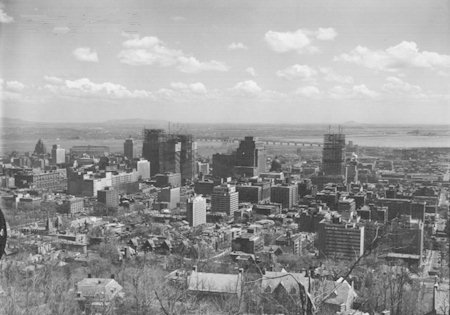 Le centre-ville de Montréal, vu du mont Royal