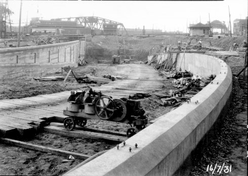 Photographie prise pendant les travaux de construction du tunnel Wellington