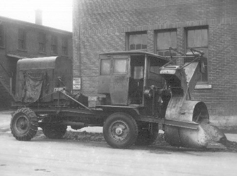 Une souffleuse utilisée par la ville de Montréal dans les années 1930