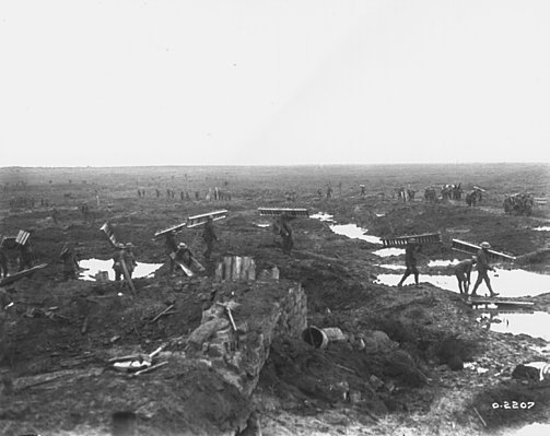Soldats canadiens après l'offensive de Passchendaele