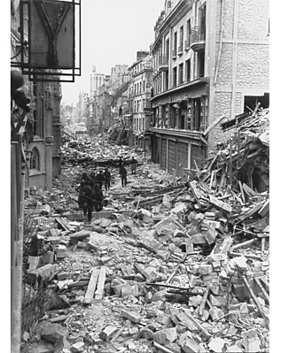 Caen, après la victoire contre les troupes allemandes