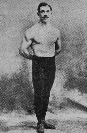 Le lutteur Eugène Tremblay