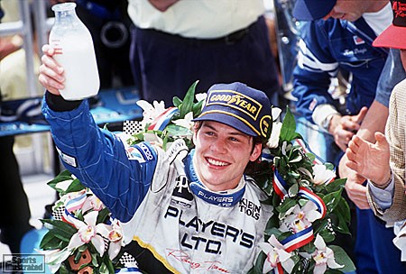 Jacques Villeneuve lors de sa victoire aux 500 milles d'Indianapolis en 1995
