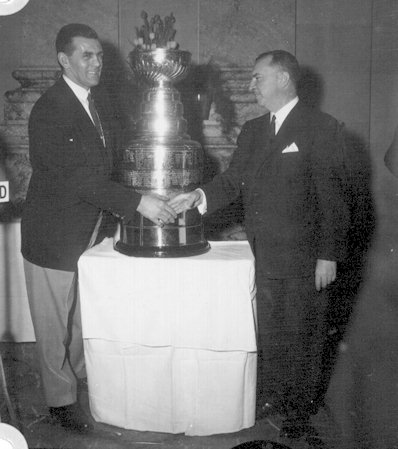 Maurice Richard en 1960, alors que les Canadiens de Montréal ont gagné la coupe Stanley