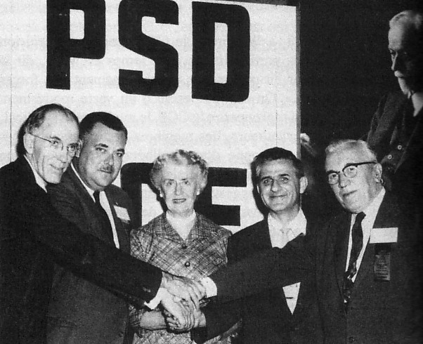 Fondation du Parti social-démocrate (Thérèse Casgrain est au centre)