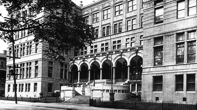 Photo de l'Université de Montréal après 1920