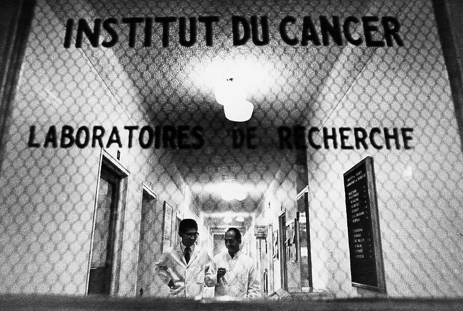 Entrée des laboratoires de l'Institut du cancer