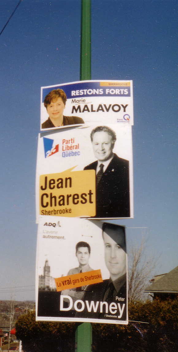 Affiches de la campagne électorale québécoise dans la circonscription de Sherbrooke